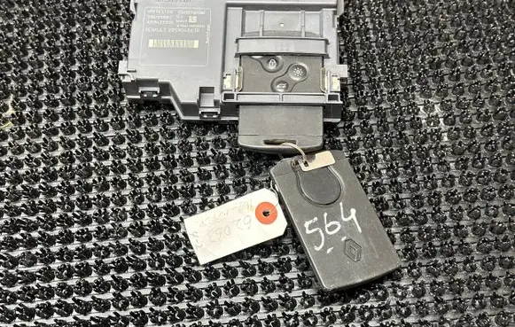 Renault Clio IV Immobilizer control unit/module 285904863R A2C84331500 S180151008C