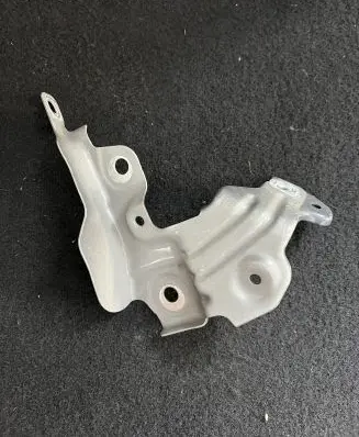 BMW 1 F40 Fender mounting bracket 7450388