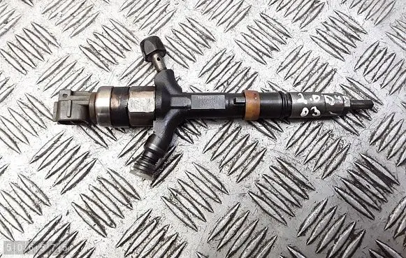 Toyota Corolla Verso E121 Fuel injector 2367027030