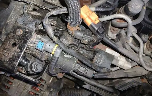 Nissan Juke I F15 Fuel injection high pressure pump A2C53252602