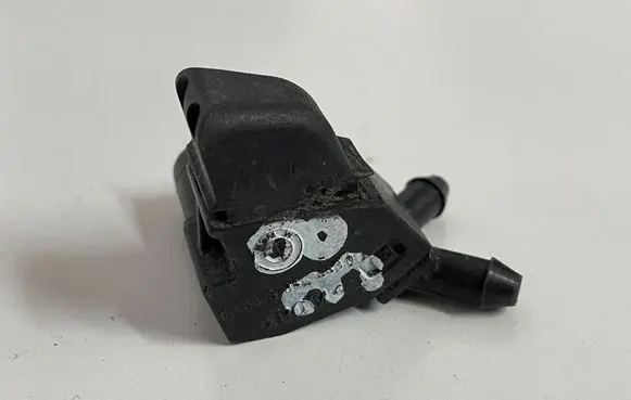 BMW 7 E38 Windshield washer spray nozzle 