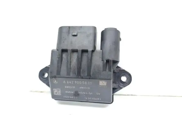 Mercedes-Benz E W211 Glow plug pre-heat relay A6429005801 0522140210