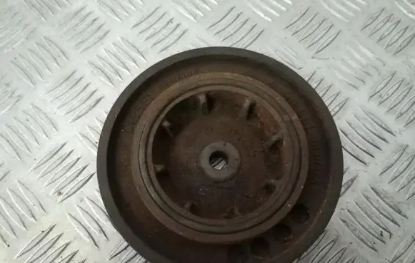 Renault Laguna II Crankshaft pulley