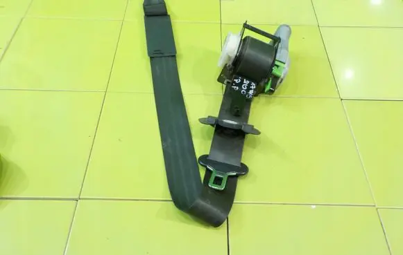 Hyundai ix20 Front seatbelt PRZOD 17AB200