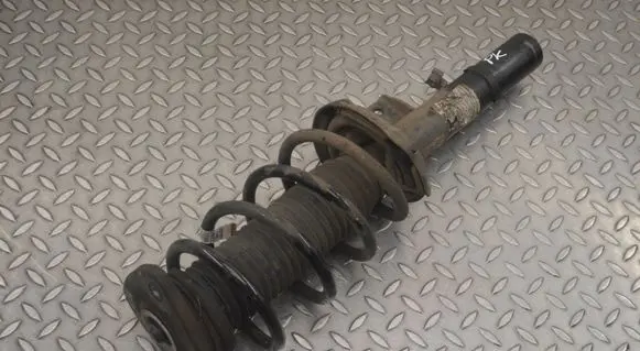 Volvo XC40 Front shock absorber/damper 32246641