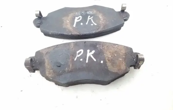 Ford Mondeo Mk III Brake pads (front) 
