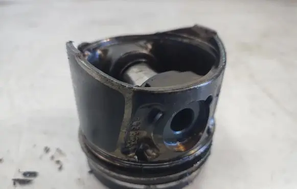 Peugeot 407 Piston 