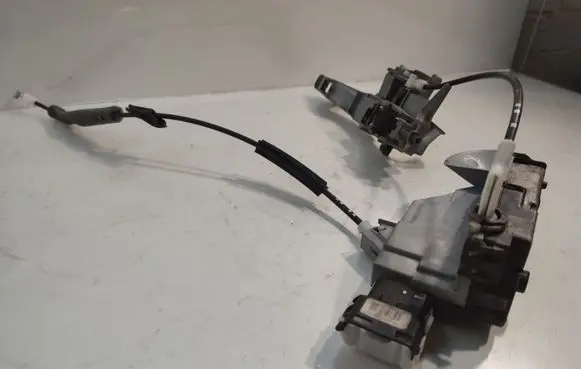 Citroen C5 Front door lock 574390