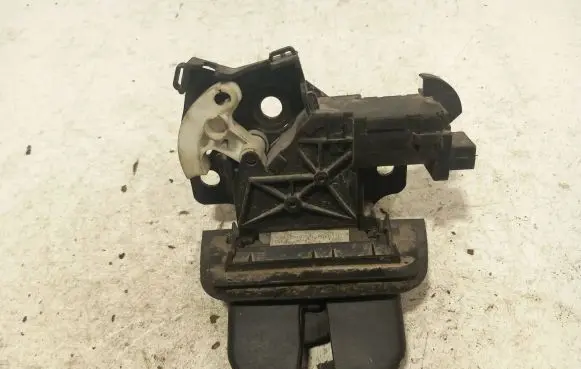 Audi A3 S3 8P Tailgate/trunk/boot lock/catch/latch 8p4827505b