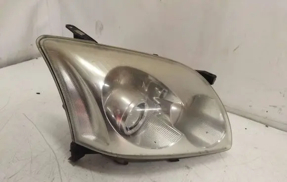 Toyota Avensis T250 Headlight/headlamp 10016337