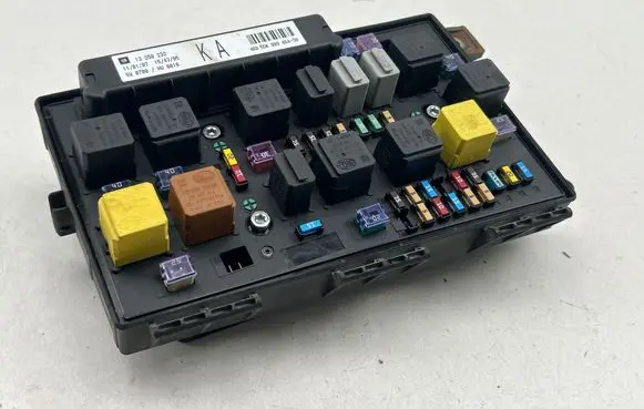 Opel Zafira B Fuse module 13250232 5DK00946430