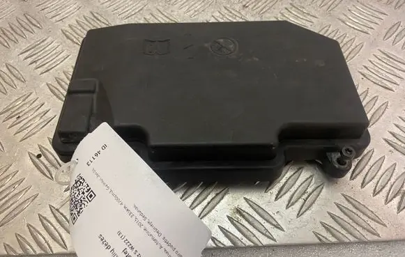 Mercedes-Benz S W222 Fuse box cover A2225400182