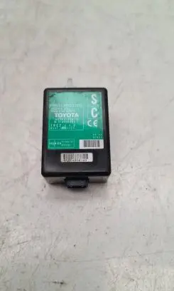 Toyota Avensis T270 Door control unit/module 8974005070 61B655000 MR41332008
