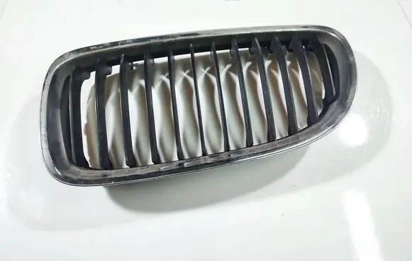 BMW 3 E90 E91 Front bumper lower grill 51137201967 51.13-7201967