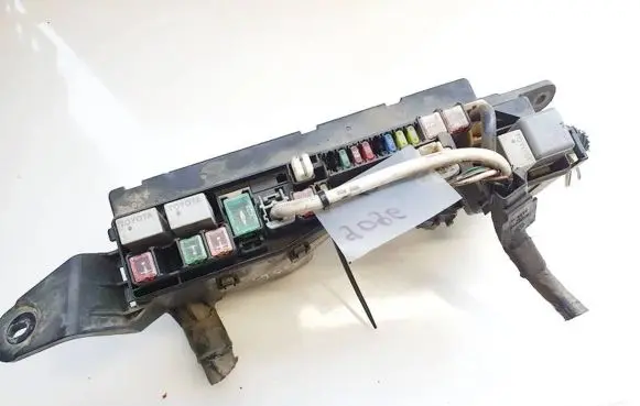Toyota Corolla Verso AR10 Fuse box set 9008087019 90080-87019
