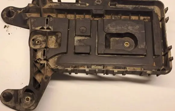 Volkswagen Caddy Battery box tray 1K0915333