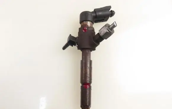 Fuel injector