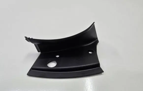 Audi A3 S3 8P Rear/tail light trim molding 8P7863052A