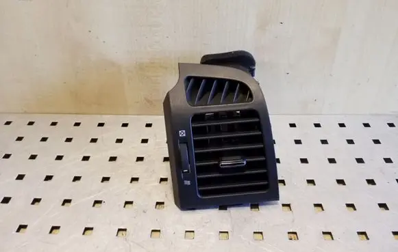 Chevrolet Captiva Dashboard side air vent grill/cover trim