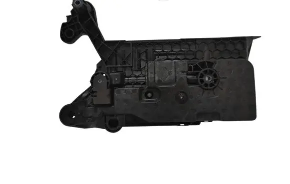 Volkswagen PASSAT B8 Battery tray 5Q0915331K 5Q0915321J