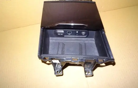 KIA Sportage Central console drawer/shelf pad 84630CJ000WK WMM8E0043 000000