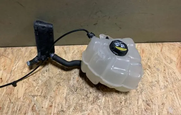 Volvo S90, V90 Coolant expansion tank/reservoir 31338291
