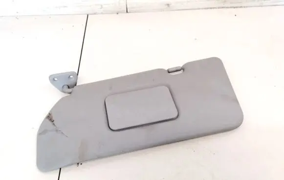 Nissan Almera Tino Sun visor