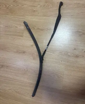 Mercedes-Benz E W211 Front wiper blade arm