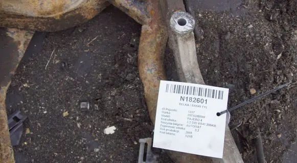 Mitsubishi Pajero Rear axle beam 