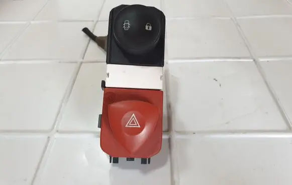 Renault Scenic II - Grand scenic II Hazard light switch 8200095493