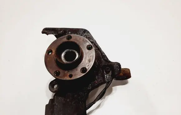 Front wheel hub spindle knuckle