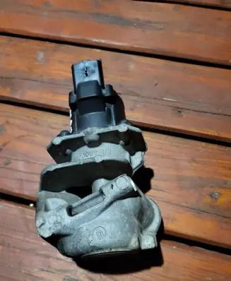 Citroen C5 EGR valve 216046799