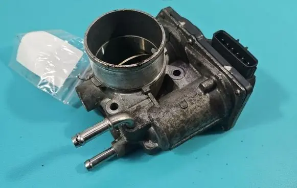 Toyota Avensis T270 Throttle body valve 261000R020 IMPRK1573670