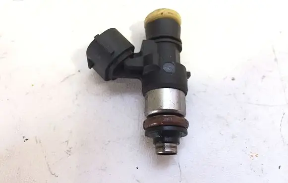 Volkswagen PASSAT B6 Fuel injector 03C906039A 0280158831