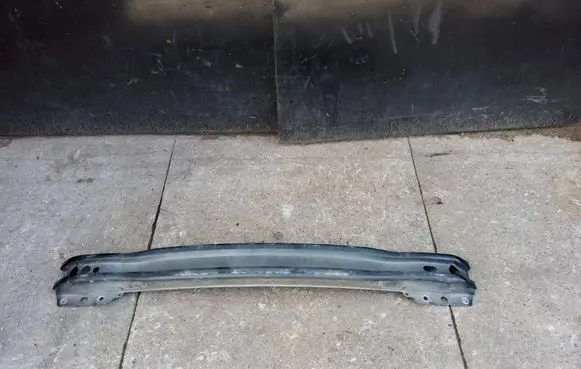 Volvo V70 Front bumper cross member 30791152