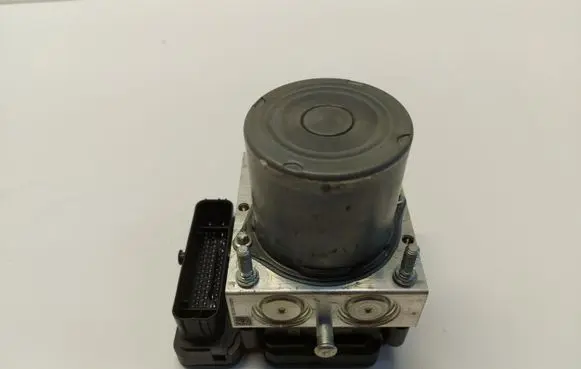 Mercedes-Benz GLA H247 ABS Pump a1779006207