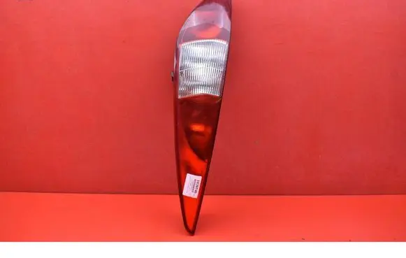 Ford Mondeo Mk III Rear/tail lights 1S71-13404-C