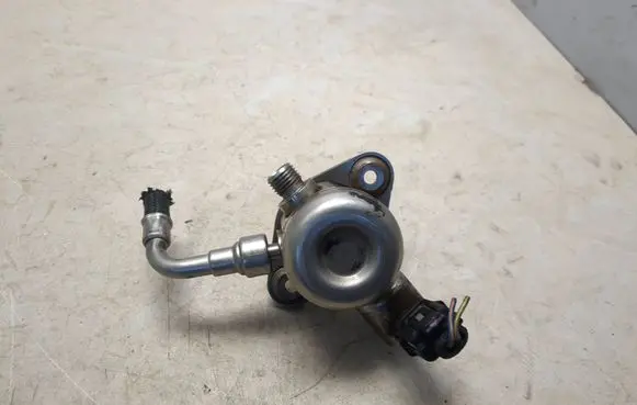 Ford Focus Fuel injection high pressure pump CM5G9D376GA 0261520095