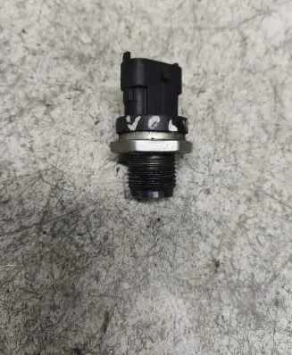 Fuel pressure sensor