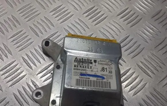 Renault Espace IV Airbag control unit/module 8200412023