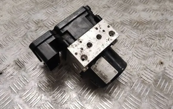 Mercedes-Benz C W204 ABS Pump A2045455432 A2044312512