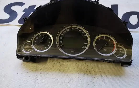 Mercedes-Benz E W212 Speedometer (instrument cluster) A2129002509 2129002509