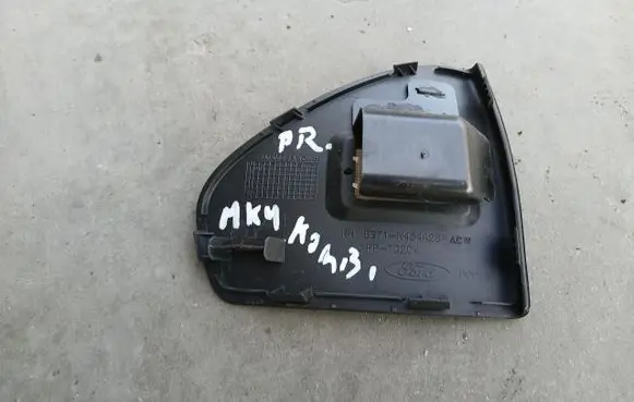 Ford Mondeo MK IV Rear light trim BS71-N454A28-ACW