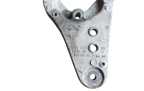 Seat Ibiza III (6L) Engine mounting bracket 6Q0199185D