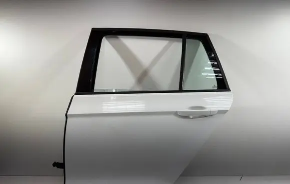 Volkswagen Golf Sportsvan Rear door