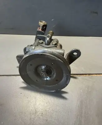 Nissan Terrano Power steering pump 