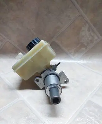 Mercedes-Benz S W220 Master brake cylinder A2204300002