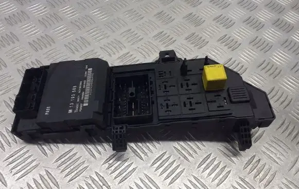 Opel Vectra C Central body control module 13223679