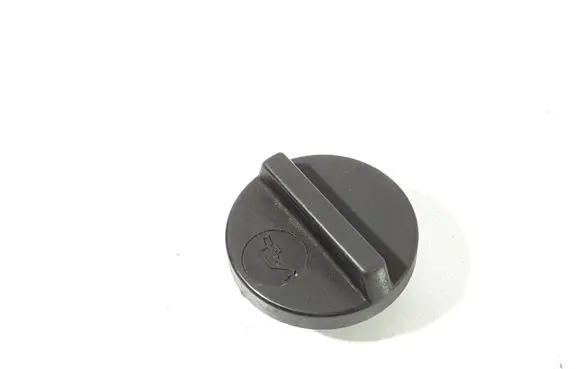 Nissan Micra Oil filler cap 