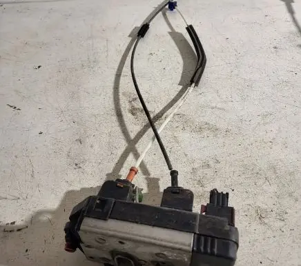Opel Zafira A Rear door lock 24414134
